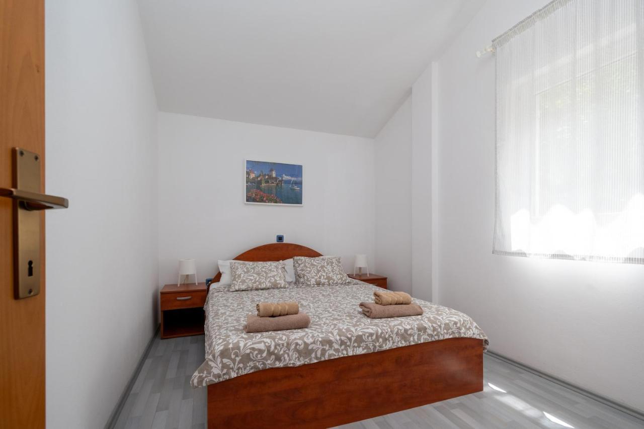 Apartments With A Parking Space Mandre, Pag - 16836 Экстерьер фото